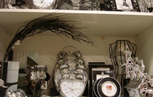 Красный Куб фотография интерьера магазина