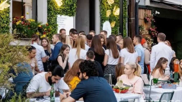 Франшиза Моя пьяная бабушка летит в Сингапур