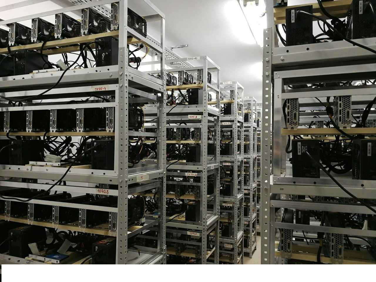 Майнинг ферма bitmain. Ai power grid майнинг. Серверная комната. Майнинг в россии. Ai power grid майнинг.