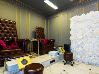 Известная сеть из 3-х маникюрных студий высокого уровня