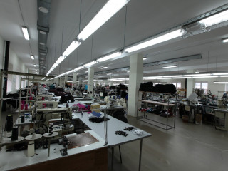 Действующая швейная фабрика со слаженным коллективом и обеспеченым сбытом продукции