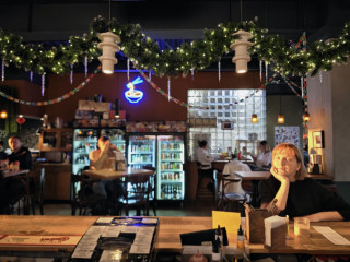 Пивной гастробар "Фалафельная" с ближневосточным уклоном в центре города.