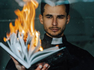 Канал с галочкой по книгам, бизнесу и саморазвитию.