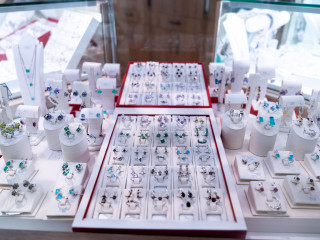 Сеть из 5 магазинов ювелирных украшений из серебра