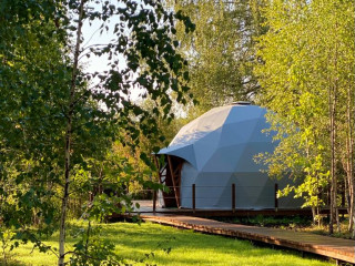 Глэмпинг в Пушкинских горах