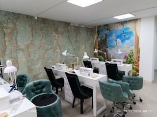 Действующий салон красоты