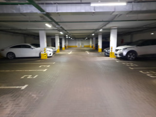 Паркинг с арендаторами