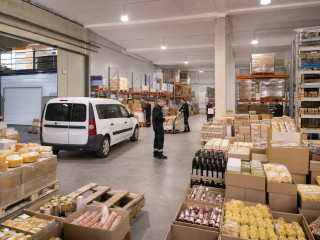 Компания по оптовой торговле продуктами питания