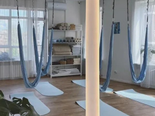 Студия фитнеса, йоги, массажа и энергопрактик Basis