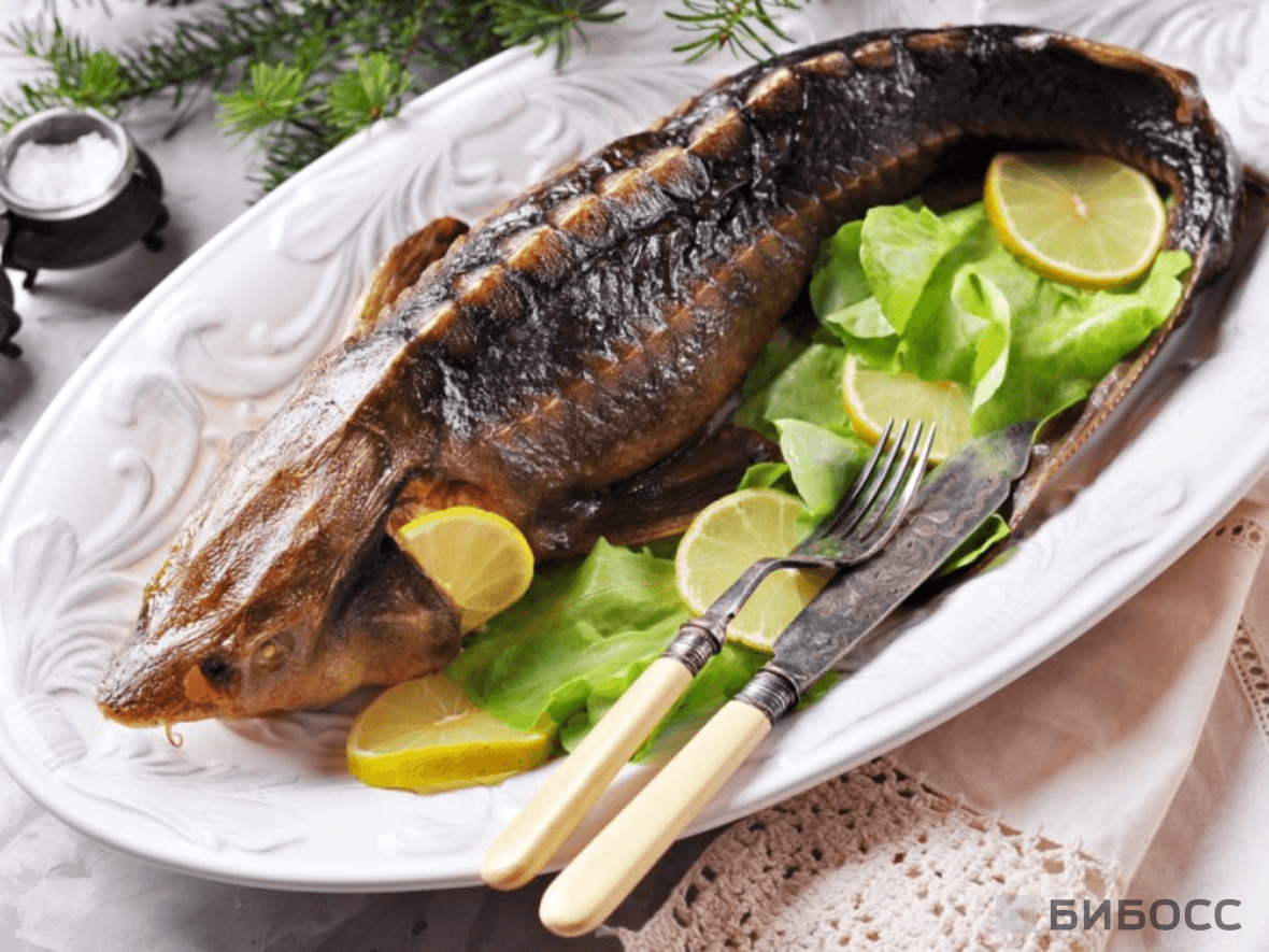 Блюдо из осётра в ресторане