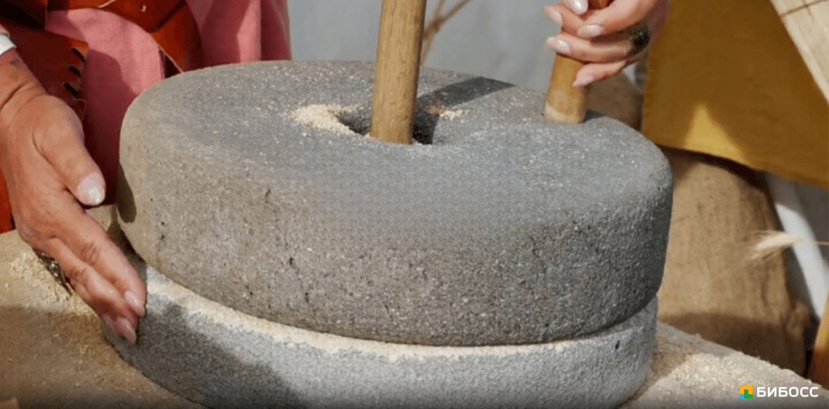 каменные жернова для производства урбеча