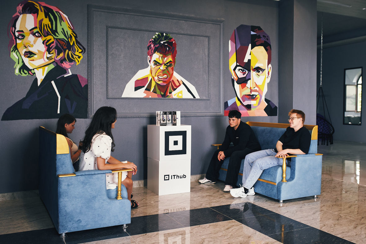 франшиза IThub колледж