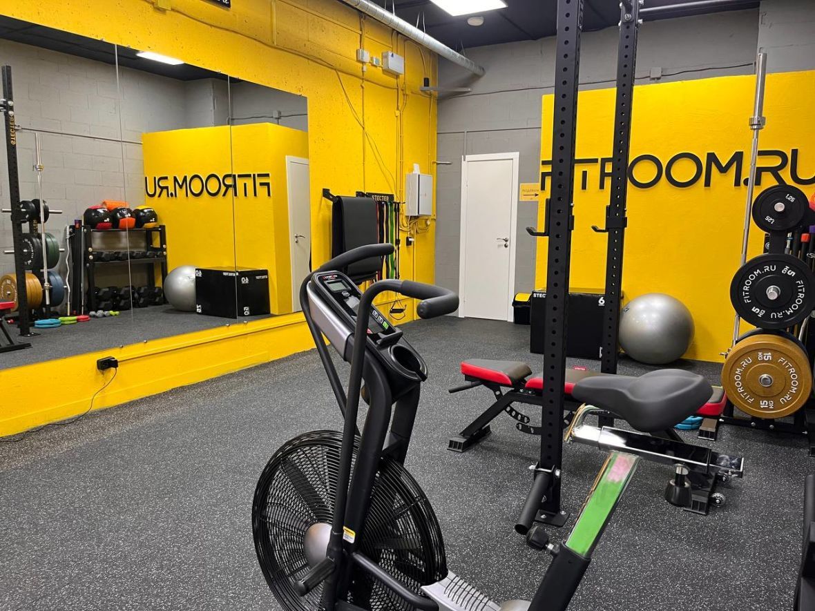 Фитнес-студия FITROOM.RU на Новолитовской, 14, Петербург.