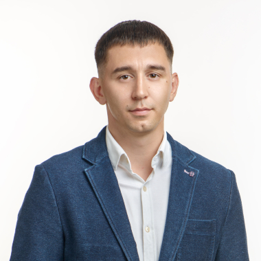 Олег Устюжин
