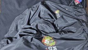 Нанесение логотипов на куртки - дело не простое, но прибыльное.