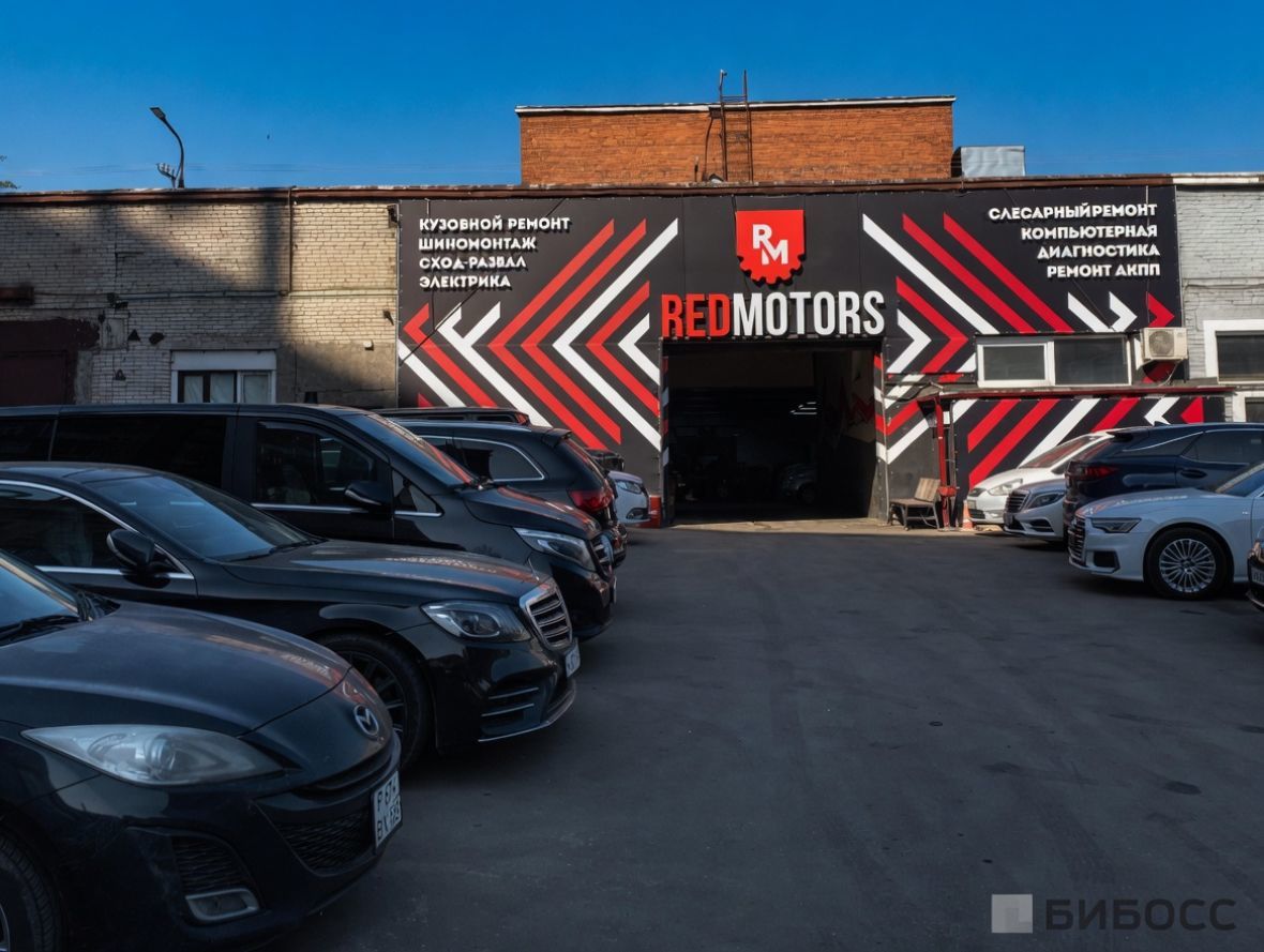 Автосервис с удобным заездом, яркий фасад