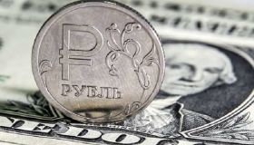 Падение курса рубля: как происходит и что с этим делать