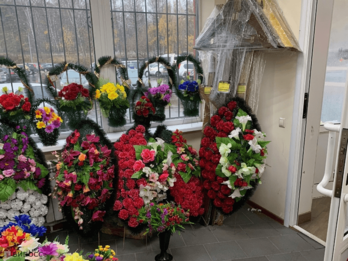 Магазин ритуальной флористики внутри