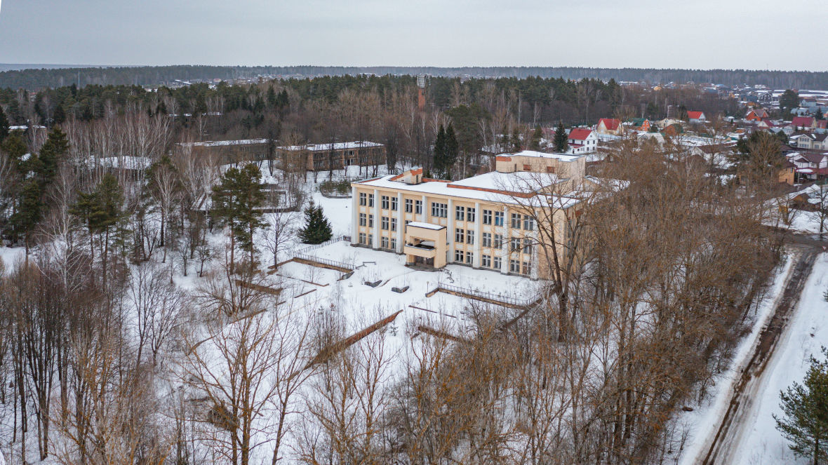 Дом культуры на территории лагеря площадью 5269,8 кв.м