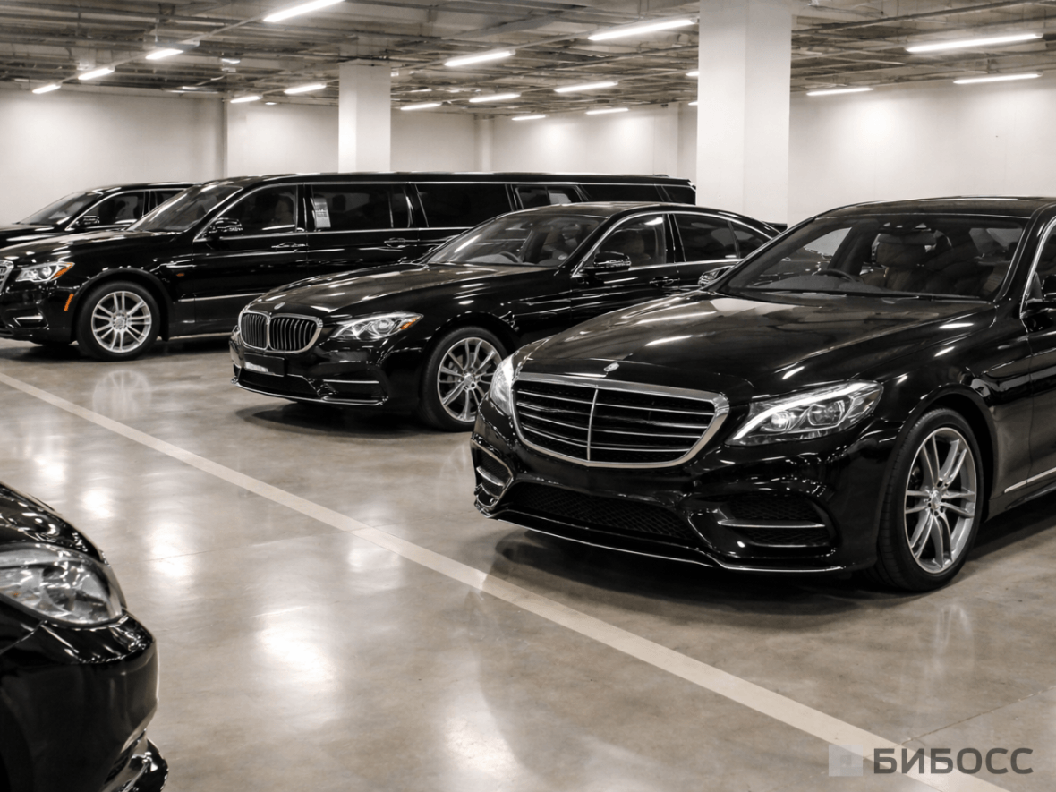 Автопарк на закрытой парковке для премиальных автомобилей