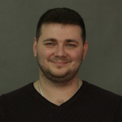 Павел Комаров